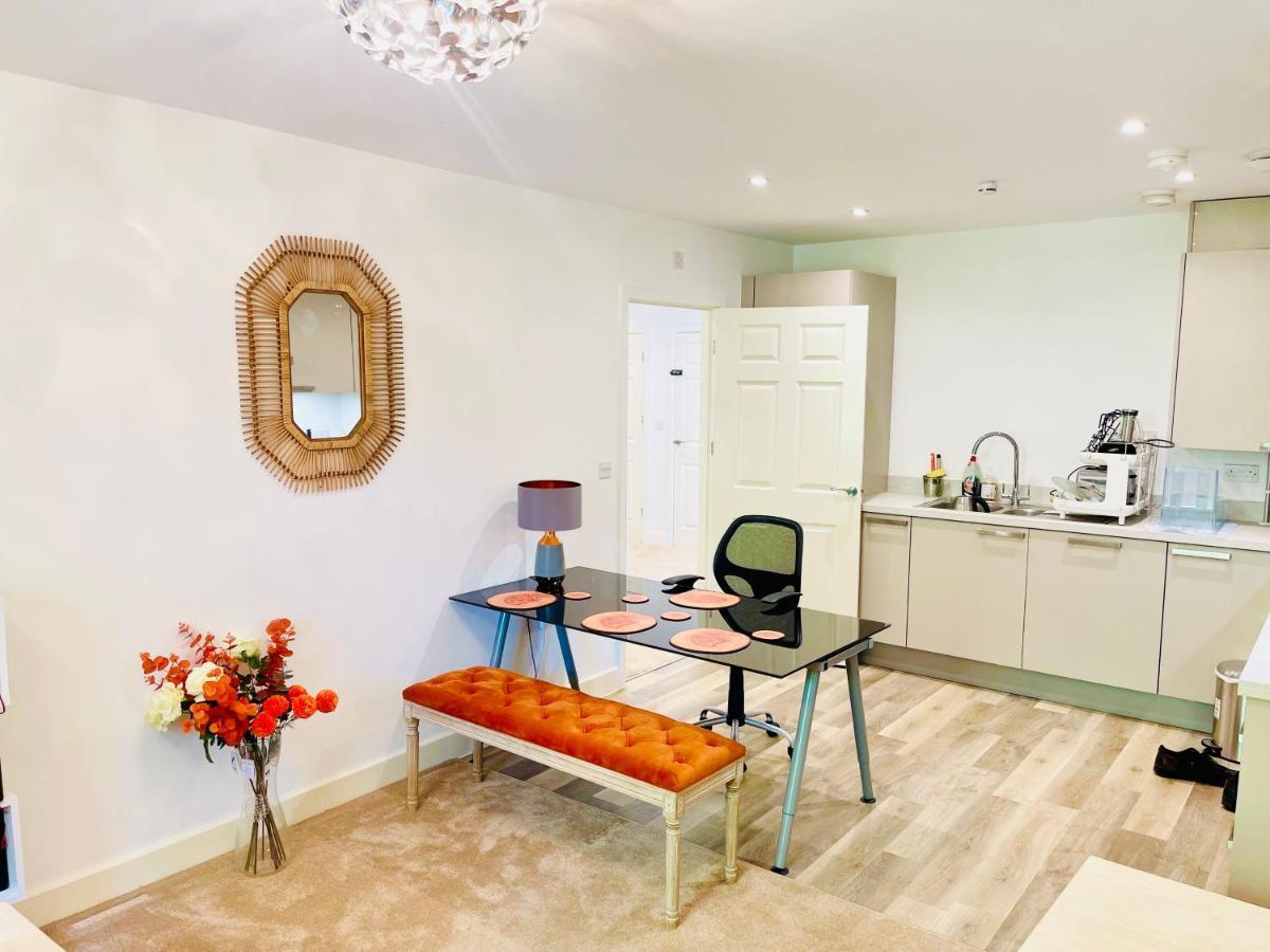 Chattel Apartment *