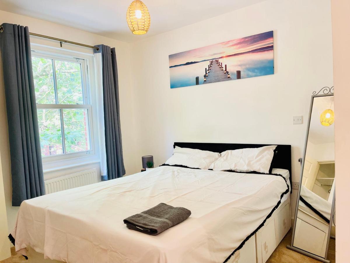 Apartment Chattel *